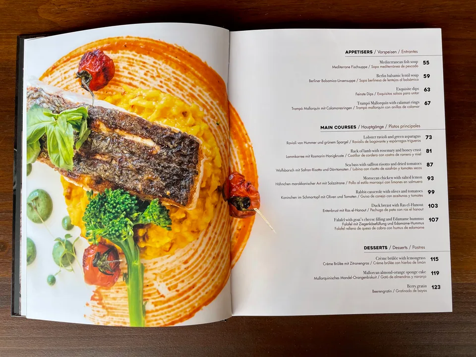 Restaurante Sebastian anniversary book page
